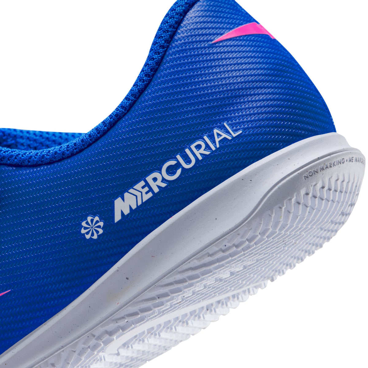 JR Vapor 16 Club Indoor Court Soccer Boots - Attack Pack (Little Kid Sizes 8C - 13.5C)