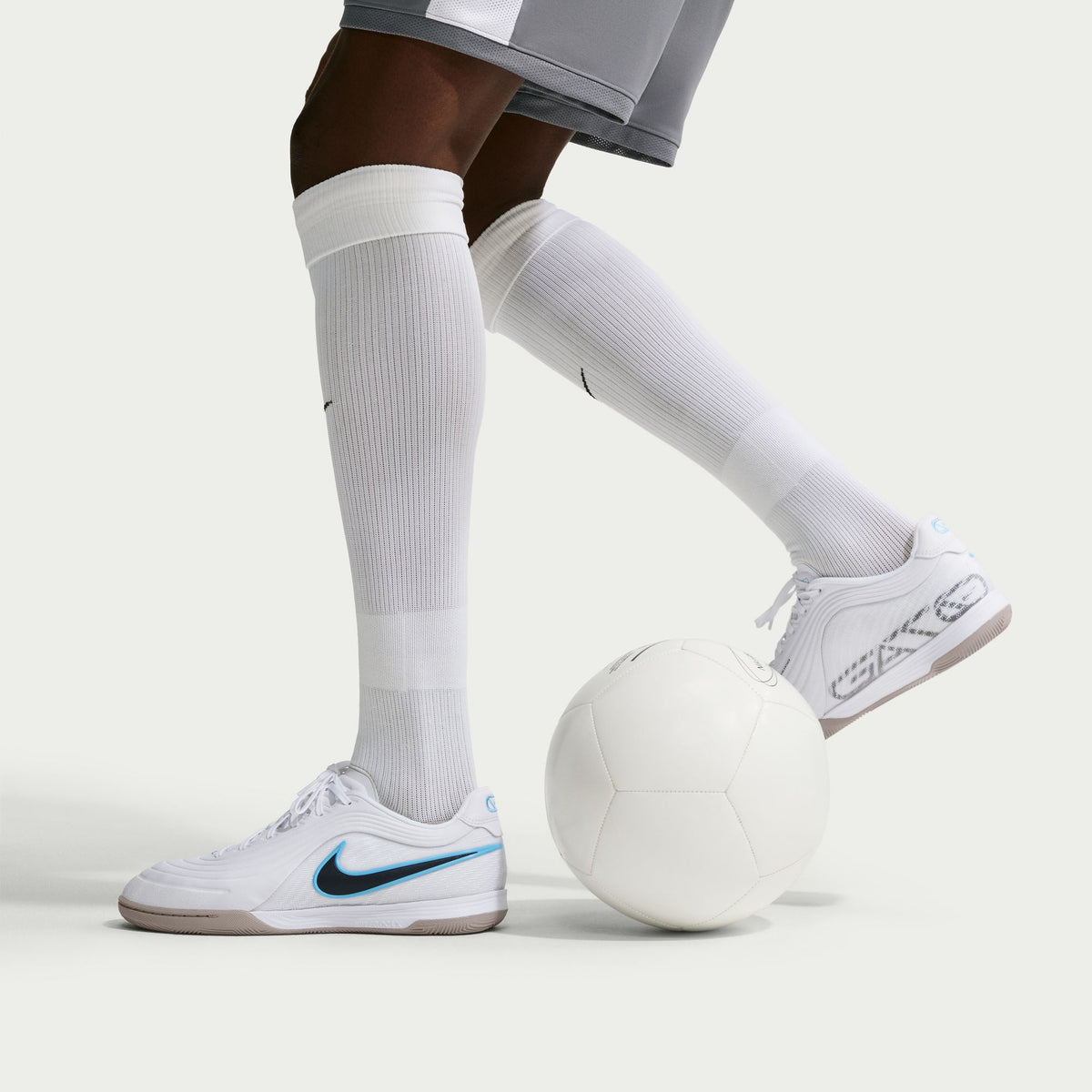 Nike Tiempo Reactgato Indoor Court Soccer Boots
