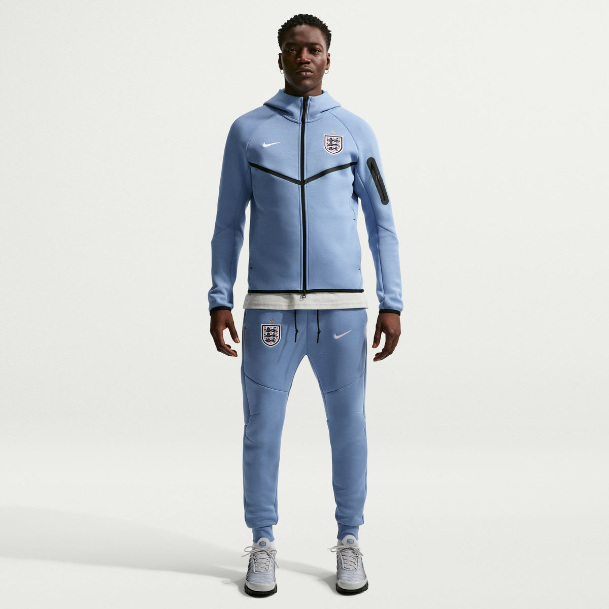 England 26 Tech Fleece Windrunner