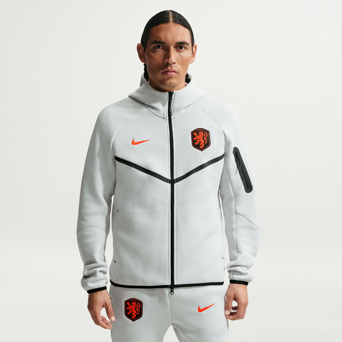 Netherlands 26 Tech Fleece Windrunner