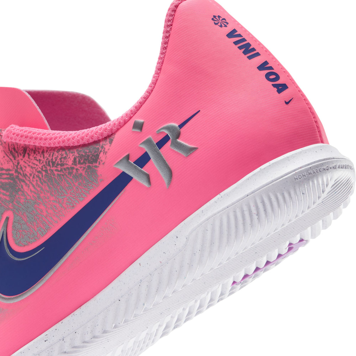 Jr Vapor 16 Club "Vini Jr." Indoor Court Soccer Boots