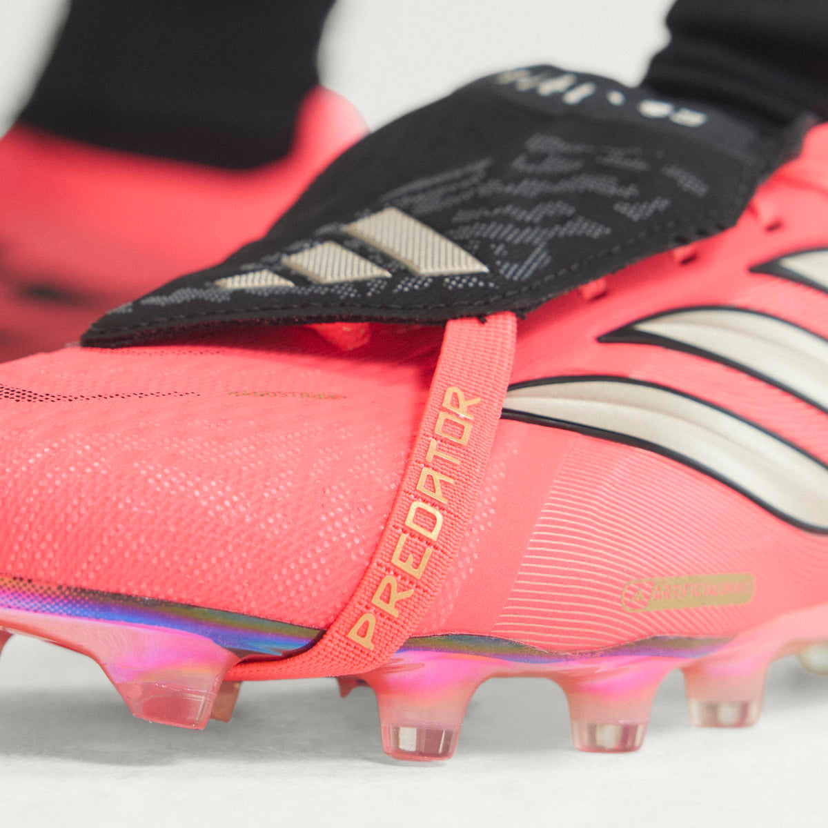 Predator Elite Fold-over Tongue Artificial Ground Soccer Boots - World Cup 26 Pack