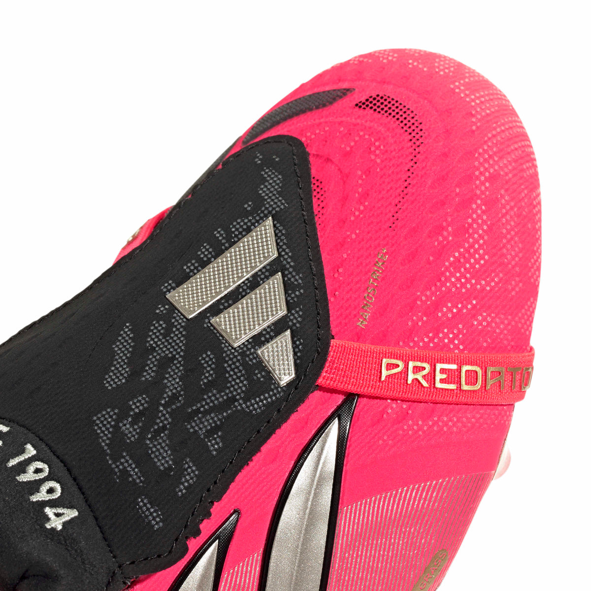 Predator Elite Fold-over Tongue Artificial Ground Soccer Boots - World Cup 26 Pack