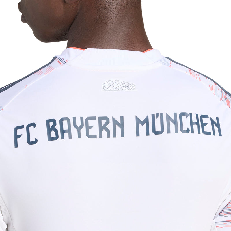 Bayern Munich 2025/26 Away Replica Jersey